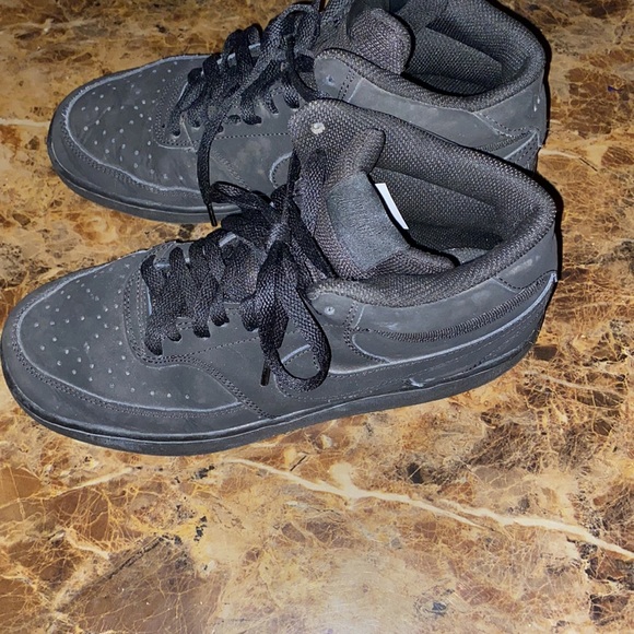 too small on me but very good shoes - Picture 2 of 2